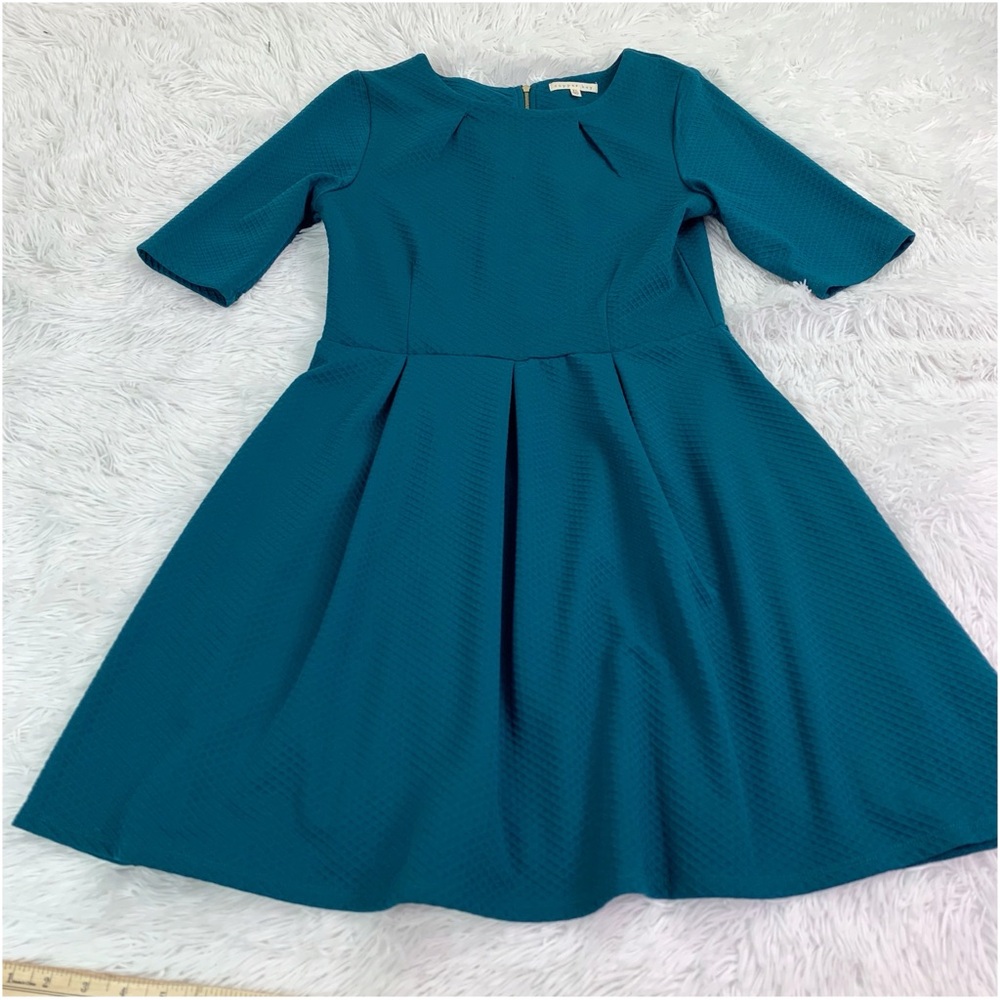 Copper Key short sleeve‎ round neck textured pleated dress in teal